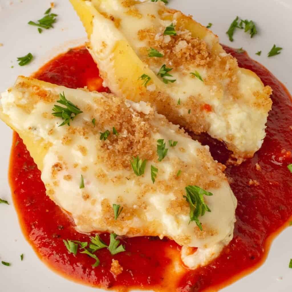 Giant Cheese Stuffed Shells (Olive Garden Copycat Recipe) She's Not
