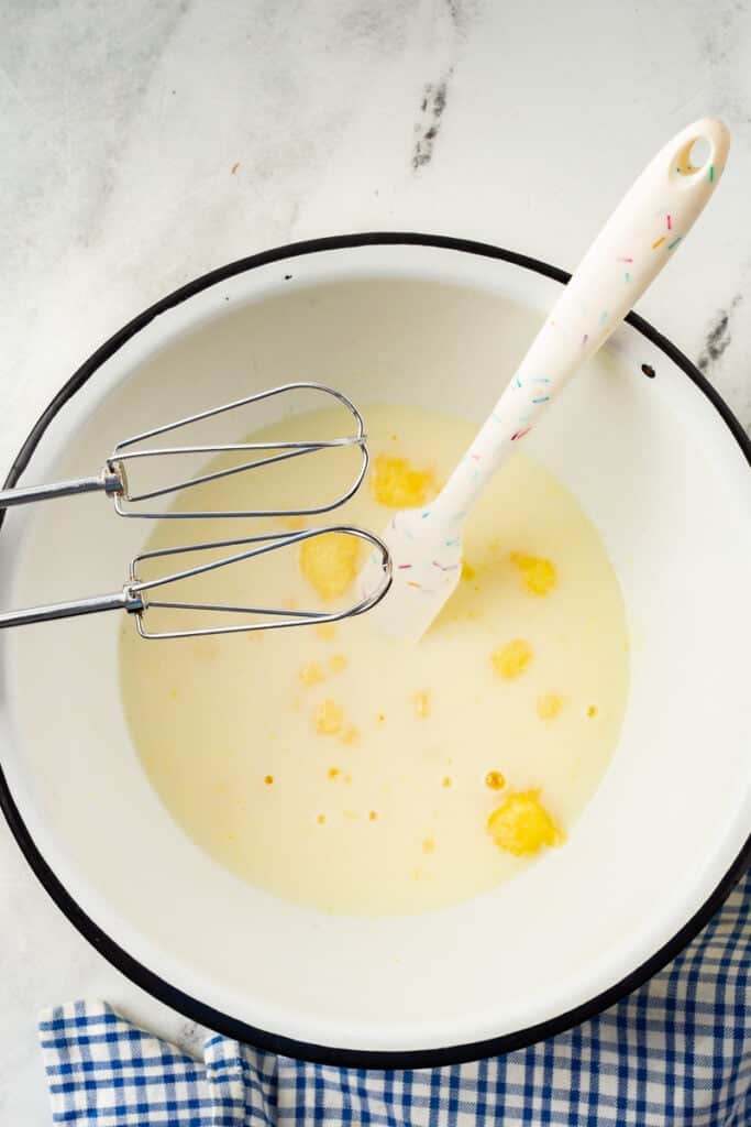 Not Yo' Mama's Banana Pudding (Paula Deen's Recipe) | She's Not Cookin'