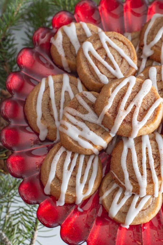 Cinnamon Roll Cookies on red plate.