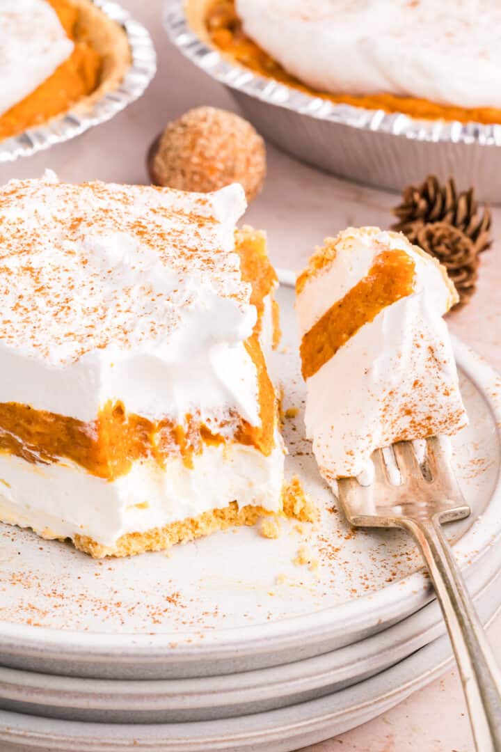 Easy No Bake Pumpkin Pie Recipe (With Cream Cheese) | She's Not Cookin'
