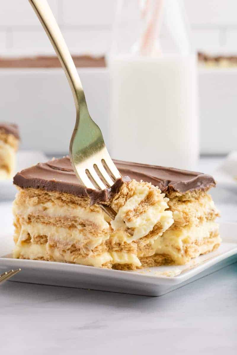 hero6-chocolate-eclair-cake-recipe