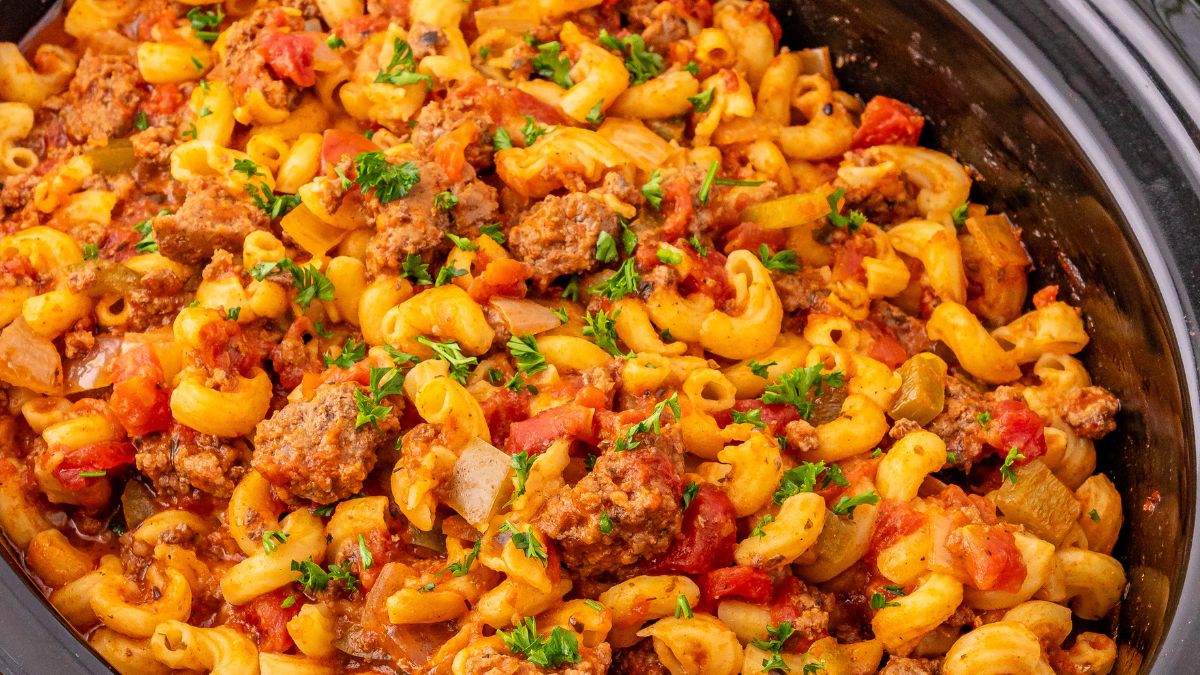Crockpot American goulash overhead view of finished dish in slow cooker.