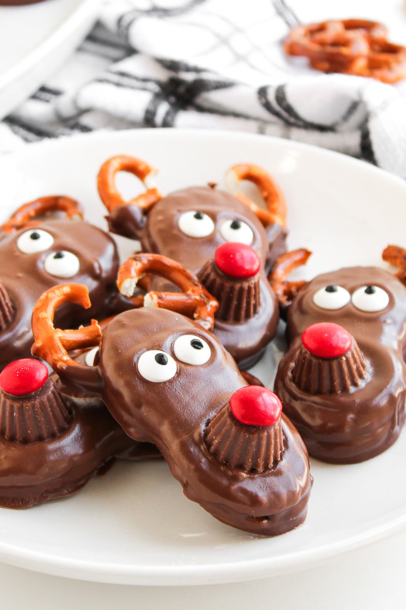 Plate full of reindeer nutter butters.