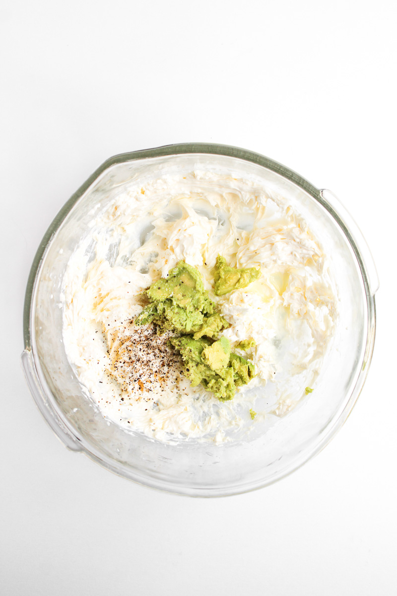 Gaucamole in mixing bowl.