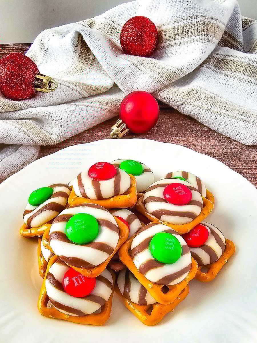 Pretzel hugs on a white plate.