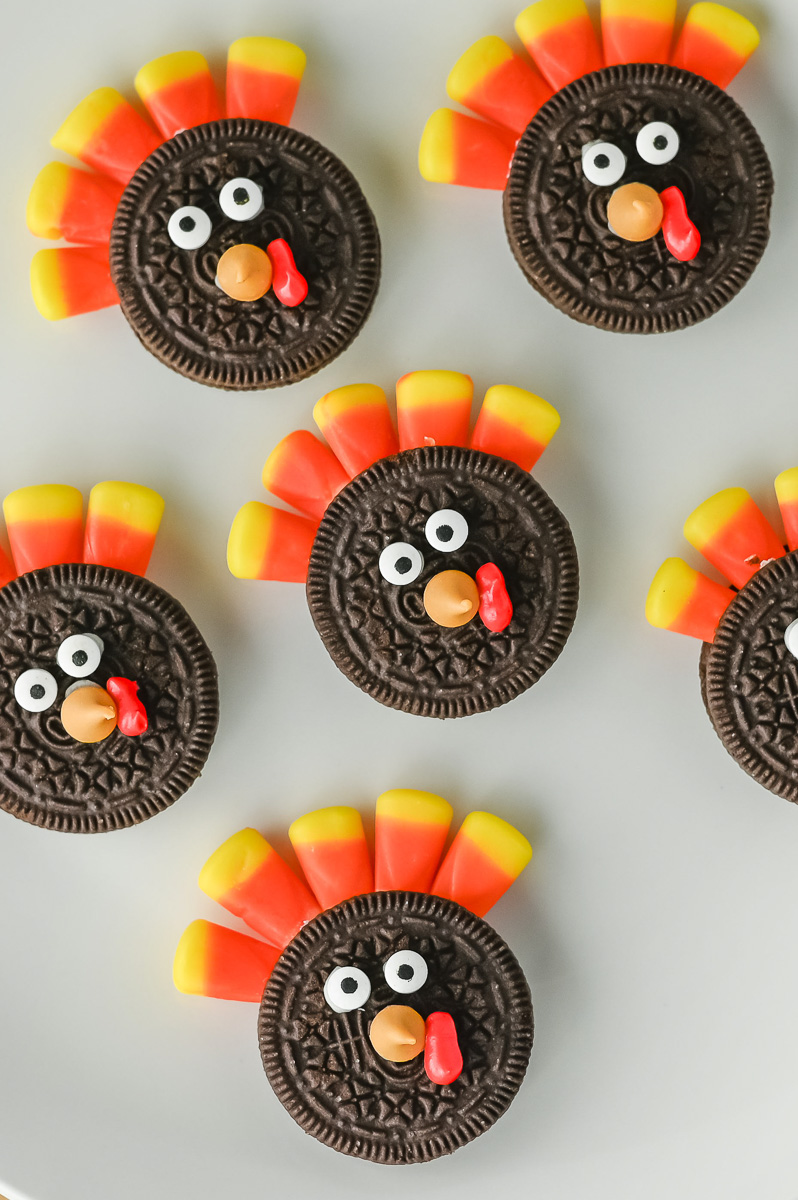 Finished plate of Oreo turkey cookies.